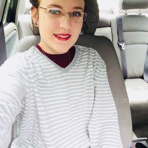 Meet your Posher, Nadia